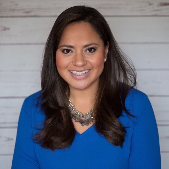 Meet your Posher, Araceli - Picture 2 of 2